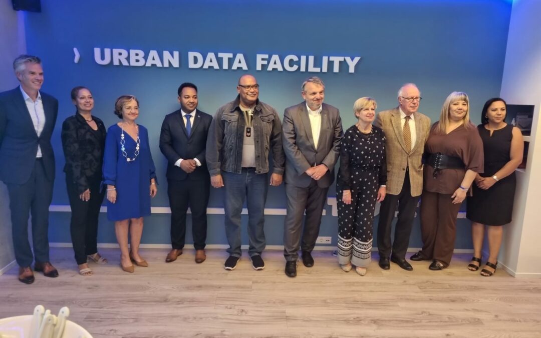 Bishita di Minister Cooper na e organisashon Hulandes ‘Toegepast Natuurwetenschappelijk Onderzoek TNO’